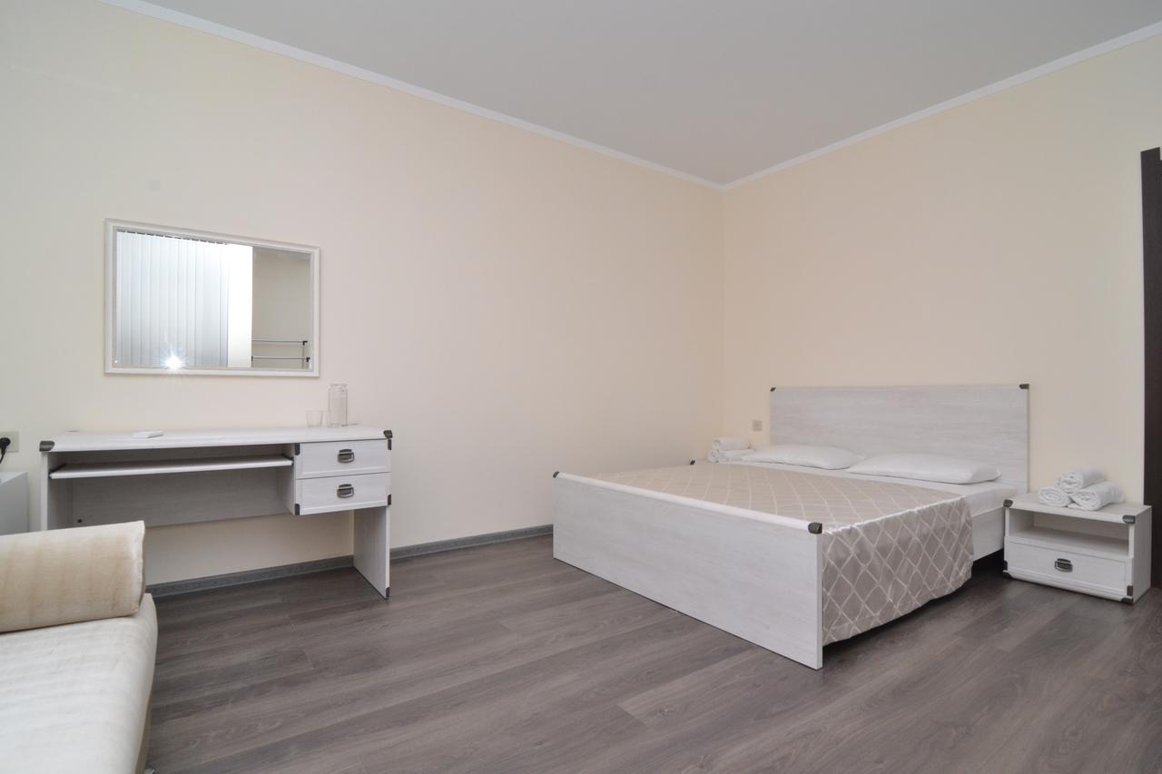 Hotel Apra Піцунда Екстер'єр фото
