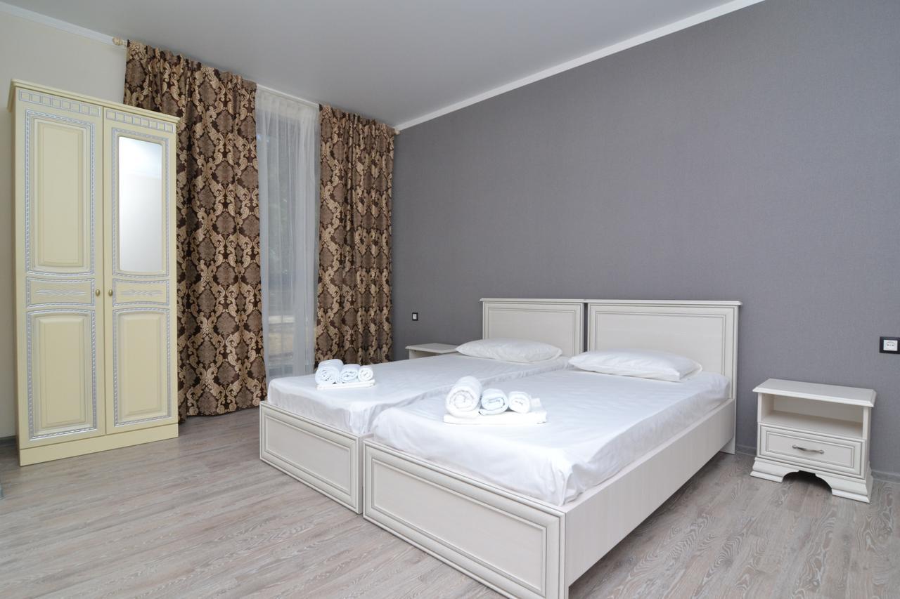 Hotel Apra Піцунда Екстер'єр фото