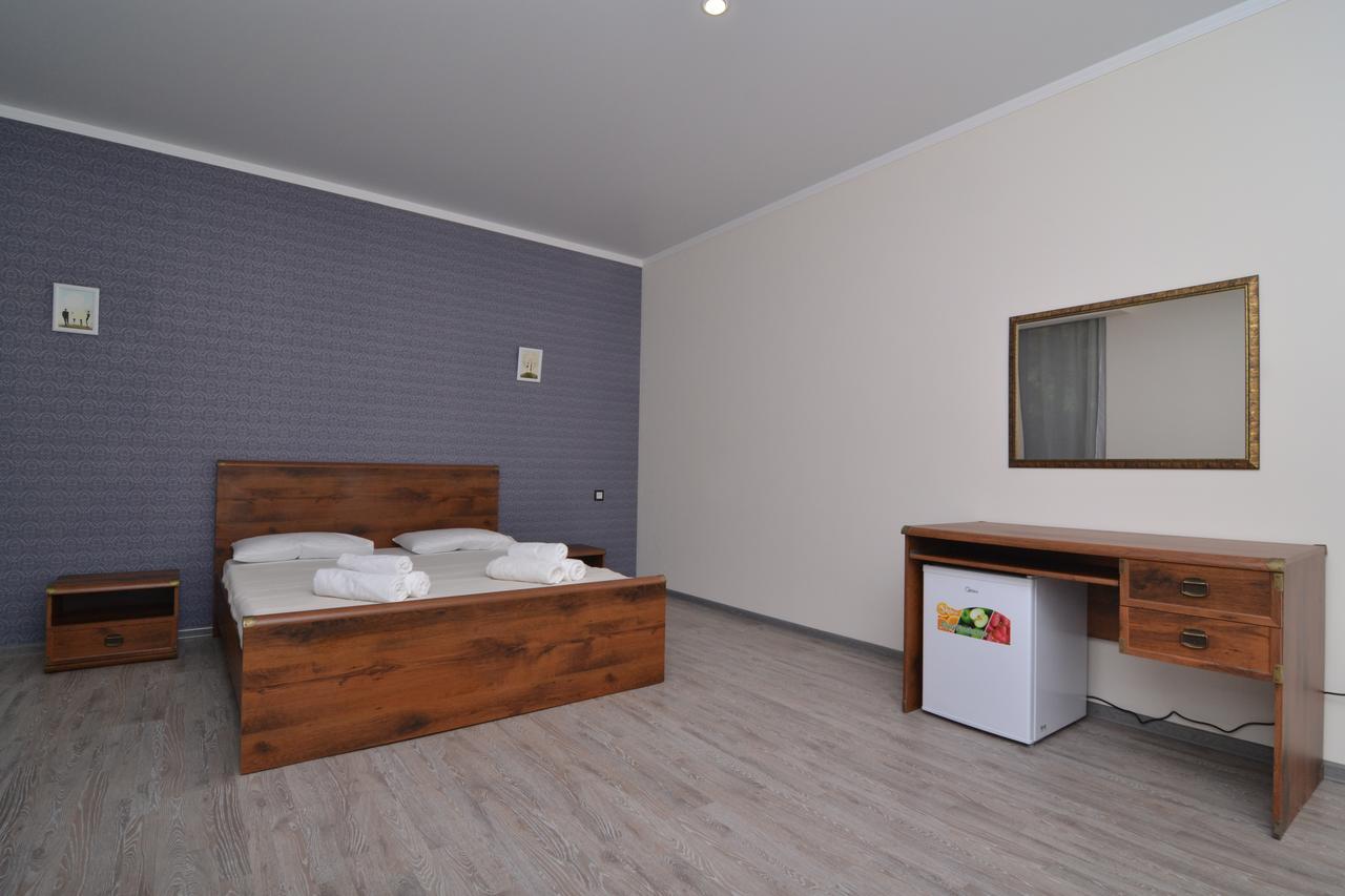 Hotel Apra Піцунда Екстер'єр фото