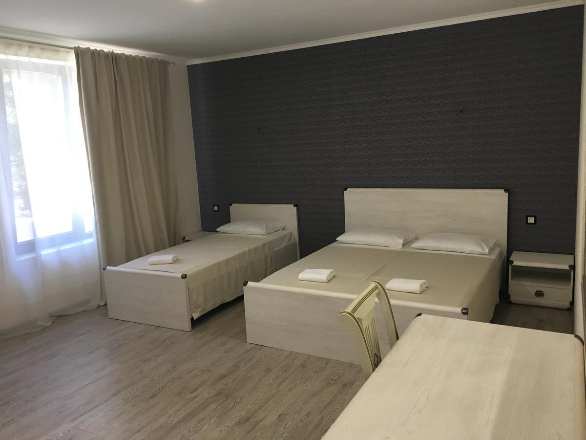 Hotel Apra Піцунда Екстер'єр фото